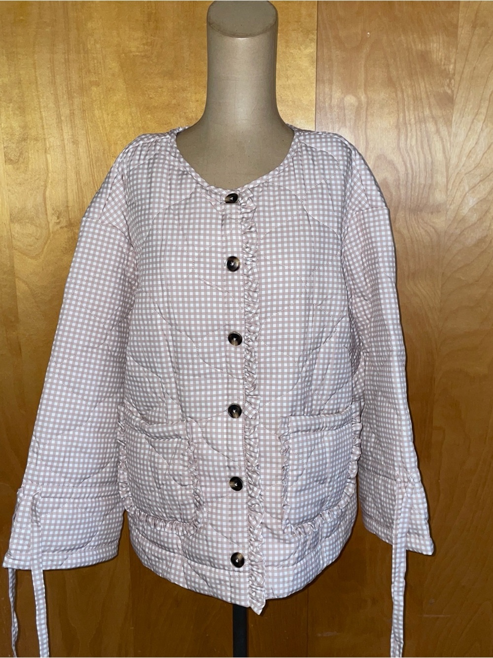 WMNS size large-Gingham Quilted Puffer Jacket with Ruffle Trim
